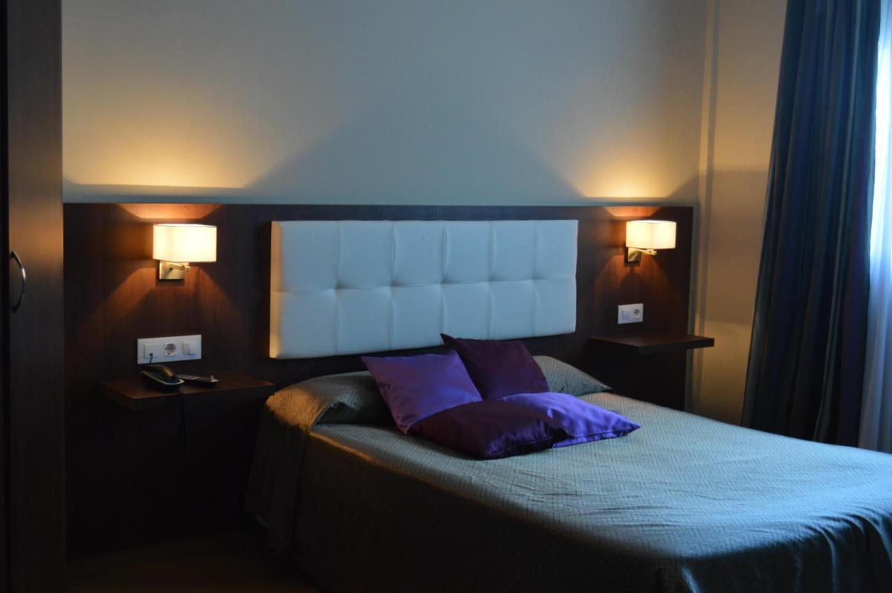 Hotel Pena Cruz Malpartida de Caceres Ngoại thất bức ảnh