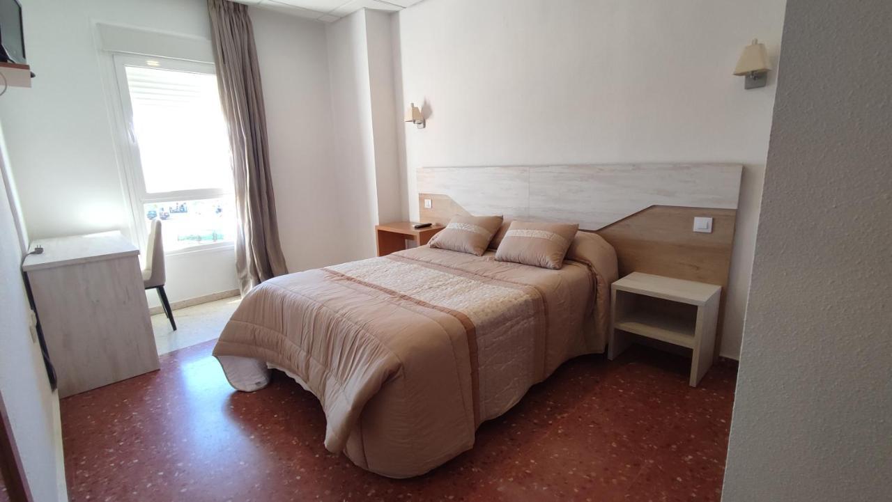 Hotel Pena Cruz Malpartida de Caceres Ngoại thất bức ảnh