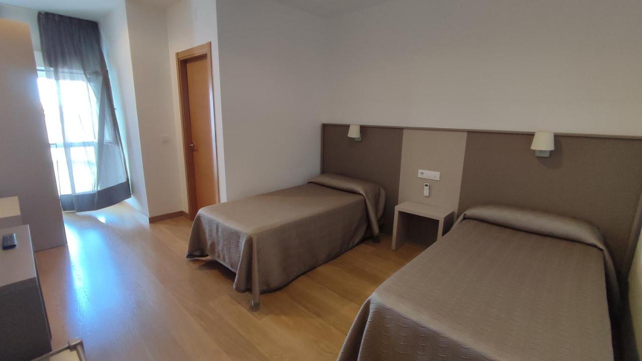 Hotel Pena Cruz Malpartida de Caceres Ngoại thất bức ảnh