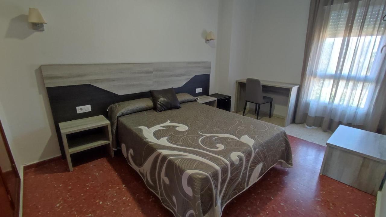Hotel Pena Cruz Malpartida de Caceres Ngoại thất bức ảnh